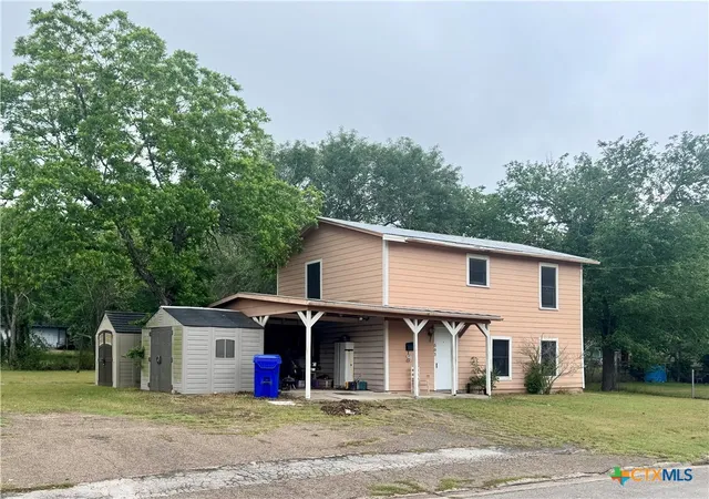 Photo 2 of Single family home for sale at 503 Dunn St, Yoakum, TX 77995 | MLS# 577902 | Listing updated on 2026-07-15