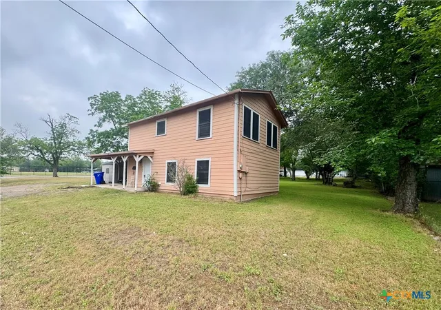 Photo 3 of Single family home for sale at 503 Dunn St, Yoakum, TX 77995 | MLS# 577902 | Listing updated on 2026-07-15