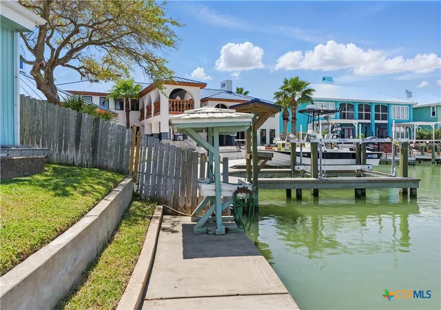 Homes for sale in Rockport, TX | 25 Blue Heron, Rockport, TX 78382 | MLS# 578359