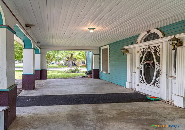 4th image of 204 Avenue F, Shiner, TX 77984 | MLS# 578309