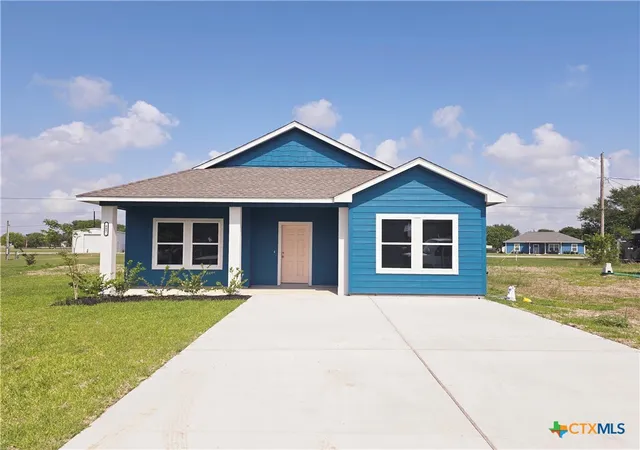 1st image of 607 W Bayshore Dr, Palacios, TX 77465 | MLS# 578525