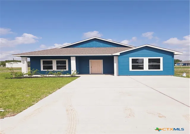 2nd image of 607 W Bayshore Dr, Palacios, TX 77465 | MLS# 578525