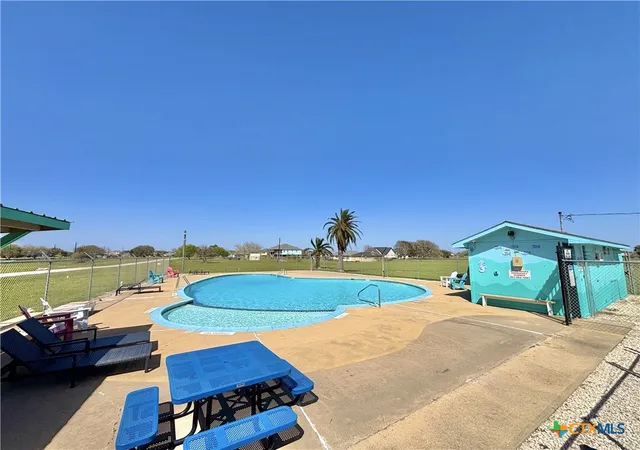 3rd image of 607 W Bayshore Dr, Palacios, TX 77465 | MLS# 578525