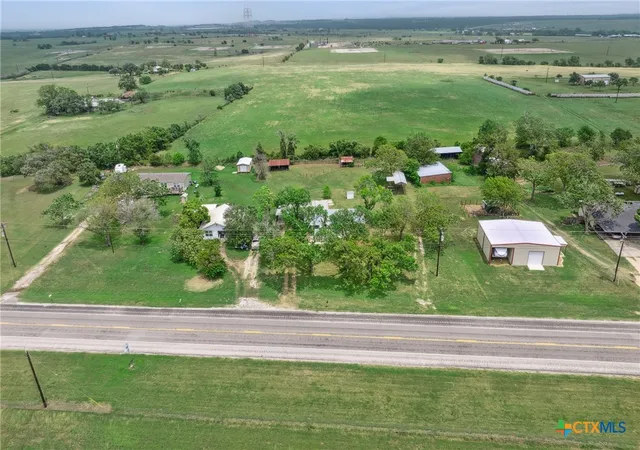 Homes for sale in Shiner, TX | 5530 Us Hwy 90a, Shiner, TX 77984 | MLS# 579226