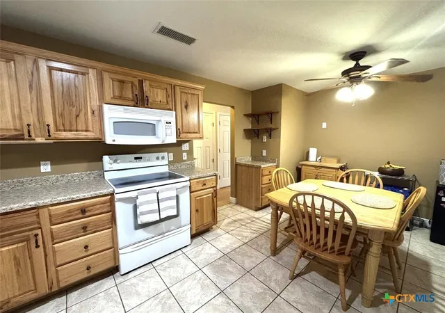 Photo 2 of Single family home for sale at 305 Ivy Ave, Luling, TX 78648 | MLS# 579802 | Listing updated on 2025-11-05
