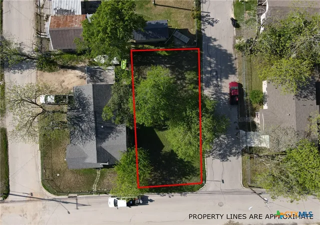 Homes for sale in Seguin, TX | 631 E Ireland St, Seguin, TX 78155 | MLS# 579931