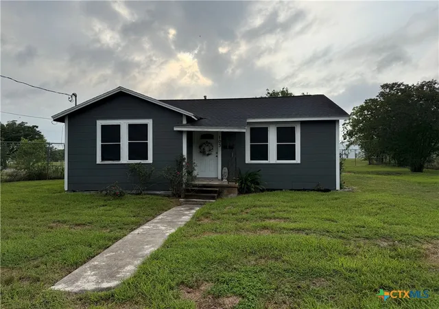 1st image of 103 Avenue C, Victoria, TX 77901 | MLS# 578869