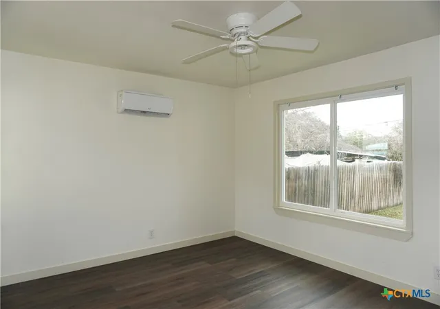 3rd image of 1005/1007 Haynes St, San Marcos, TX 78666