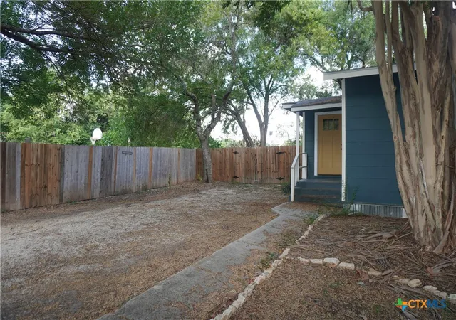 2nd image of 1101/1103 Haynes St, San Marcos, TX 78666 | MLS# 578460