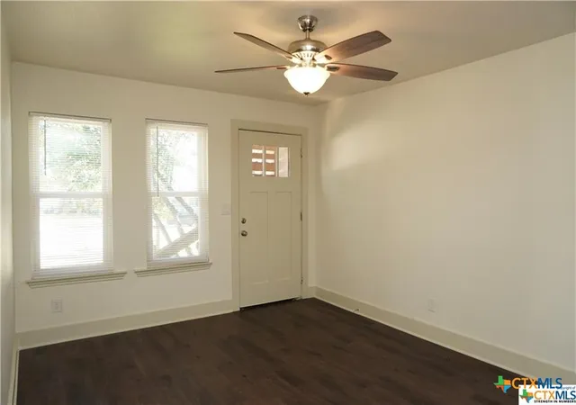 3rd image of 1017/1019 Haynes St, San Marcos, TX 78666