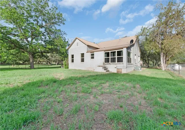 Homes for sale in Lampasas, TX | 4175 S Hwy 183, Lampasas, TX 76550 | MLS# 580886