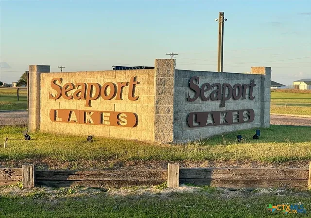 2nd image of 67 W Dewberry Ln, Seadrift, TX 77983 | MLS# 581144