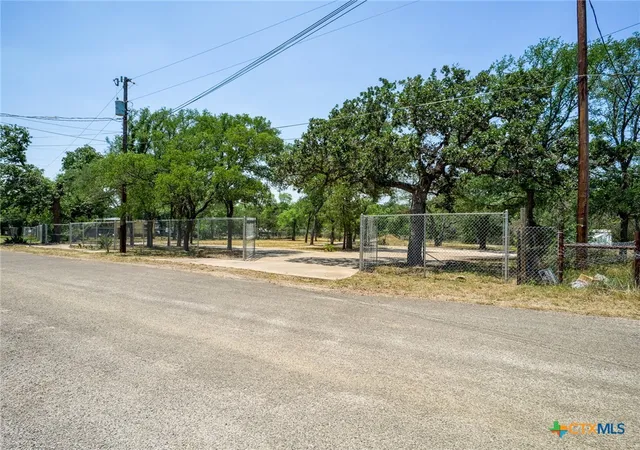 2nd image of 2805 Kingdom Dr, Marble Falls, TX 78654 | MLS# 581352