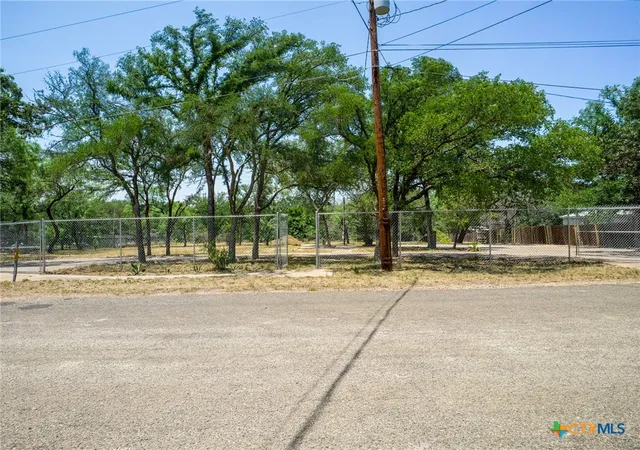 3rd image of 2805 Kingdom Dr, Marble Falls, TX 78654 | MLS# 581352