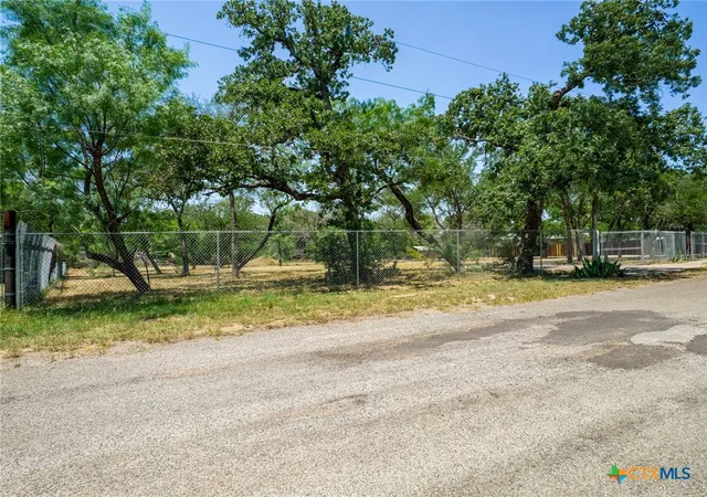4th image of 2805 Kingdom Dr, Marble Falls, TX 78654 | MLS# 581352