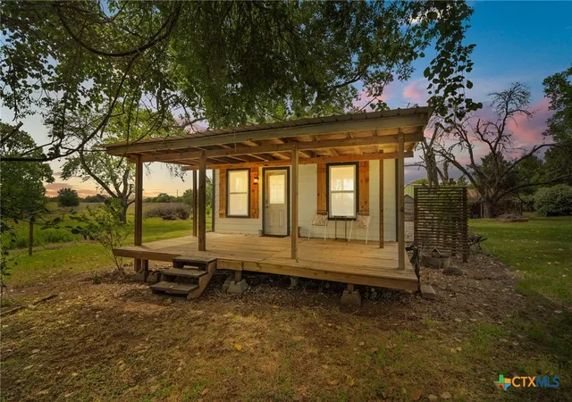 Homes for sale in Harwood, TX | 10843 Us Hwy 90, Harwood, TX 78632 | MLS# 581558