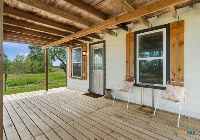 Homes for sale in Harwood, TX | 10843 Us Hwy 90, Harwood, TX 78632 | MLS# 581558