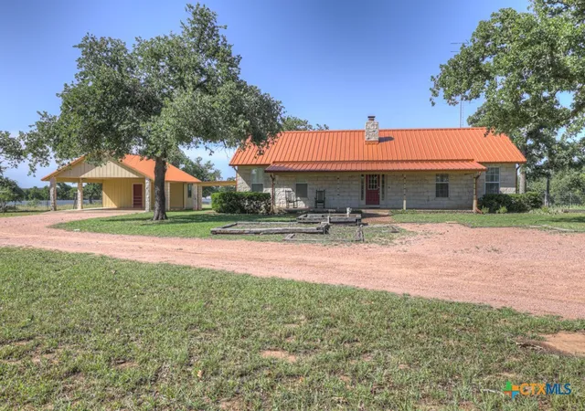 Photo 1 of Single family home for sale at 82 Bell Mountain Rd, Willow City, TX 78675 | MLS# 581664 | Listing updated on 2026-05-27