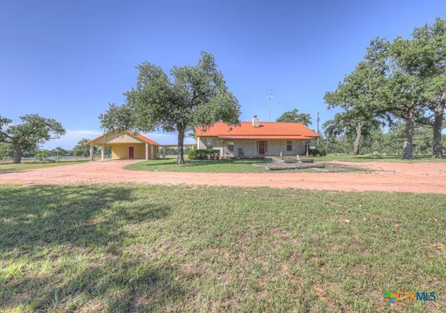 Photo 3 of Single family home for sale at 82 Bell Mountain Rd, Willow City, TX 78675 | MLS# 581664 | Listing updated on 2026-05-27