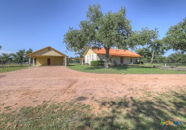 Photo 4 of Single family home for sale at 82 Bell Mountain Rd, Willow City, TX 78675 | MLS# 581664 | Listing updated on 2026-05-27