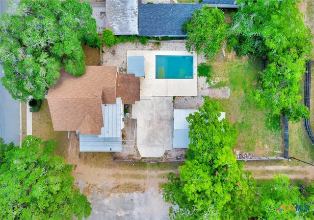 Homes for sale in Yoakum, TX | 214 Hubbard St, Yoakum, TX 77995 | MLS# 581756