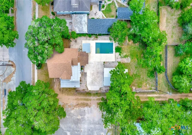 Homes for sale in Yoakum, TX | 214 Hubbard St, Yoakum, TX 77995 | MLS# 581756