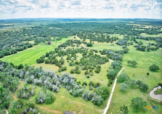 2nd image of 555 Summer Hill Ln, Johnson City, TX 78636 | MLS# 581949