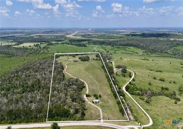 Photo 3 of House for sale at 2725 Old Lehmann Rd, Kingsbury, TX 78638 | MLS# 582563 | Listing updated on 2026-05-30