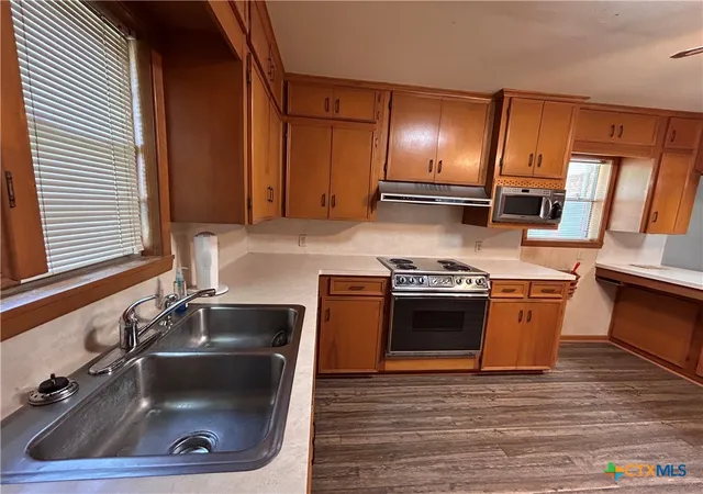 4th image of 614 Apollo Dr, Edna, TX 77957 | MLS# 582423