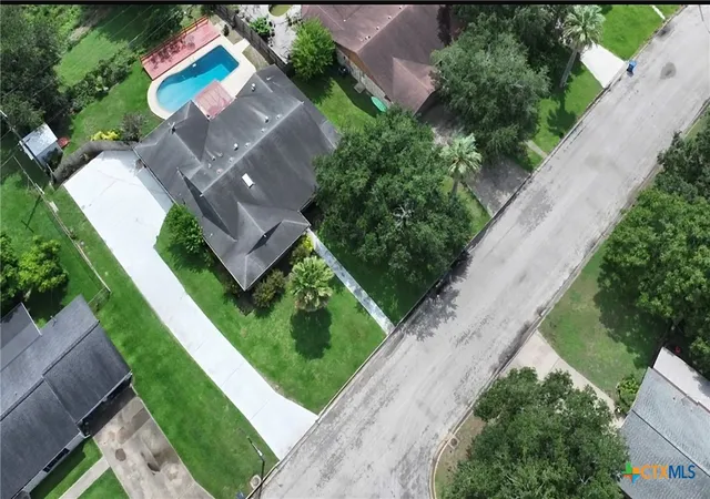 3rd image of 1001 Brookhollow Dr, Port Lavaca, TX 77979 | MLS# 582783
