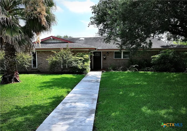 5th image of 1001 Brookhollow Dr, Port Lavaca, TX 77979 | MLS# 582783