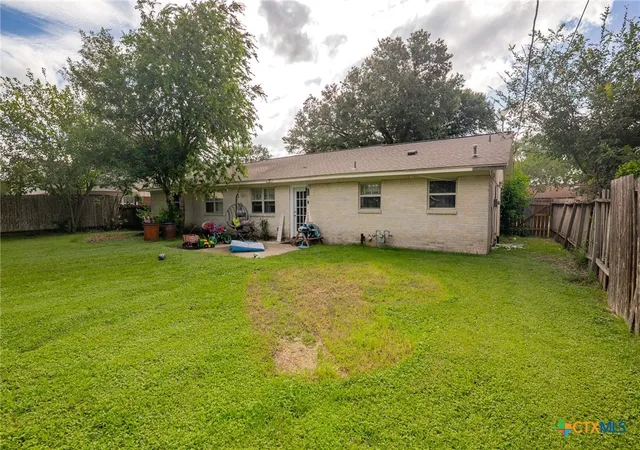 25th image of 203 Yorkshire Ln, Victoria, TX 77904 | MLS# 583362