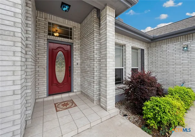 Photo 3 of Single family home for sale at 460 Shayla Ln, Canyon Lake, TX 78133 | MLS# 583557 | Listing updated on 2026-07-09