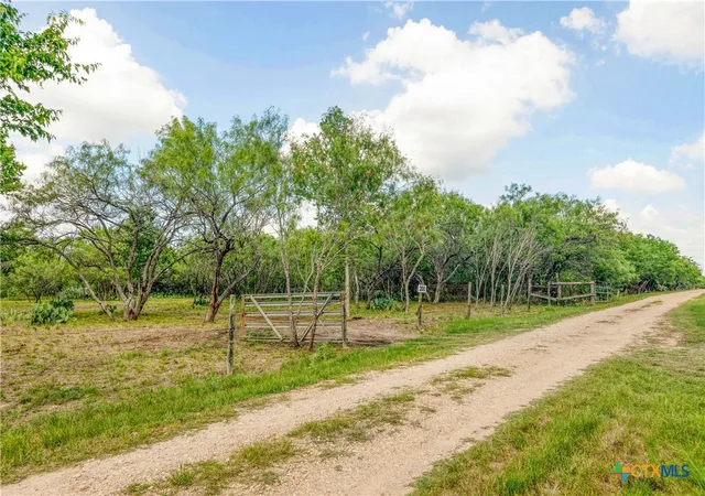 2nd image of 200 Armstrong Rd, Lockhart, TX 78644 | MLS# 584073