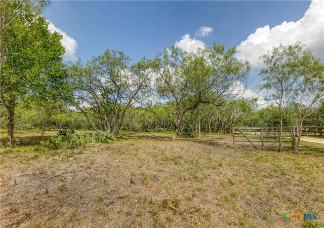 4th image of 200 Armstrong Rd, Lockhart, TX 78644 | MLS# 584073