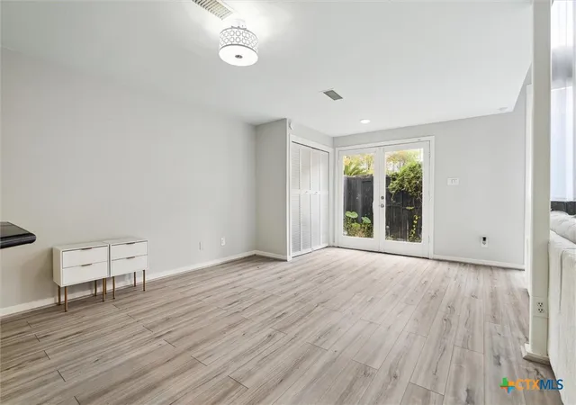 3rd image of 3300 Yorktown Street Street #13, Houston, TX 77056 | MLS# 584242