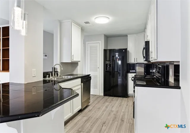 5th image of 3300 Yorktown Street Street #13, Houston, TX 77056 | MLS# 584242