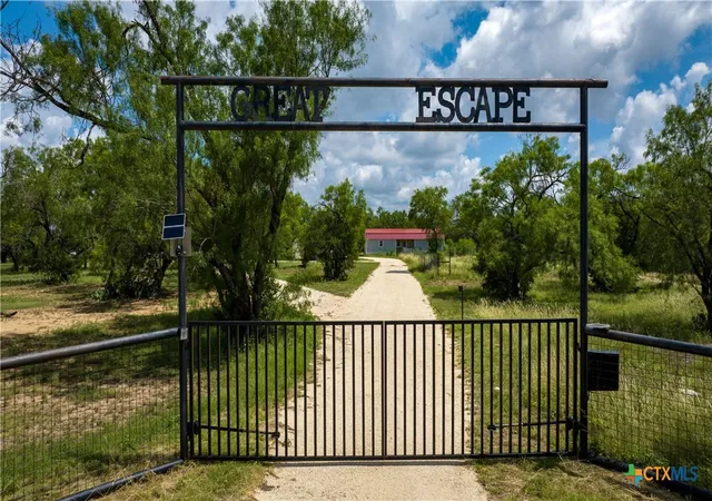 2nd image of 1231 B&r Rd, Vanderpool, TX 78885 | MLS# 584357