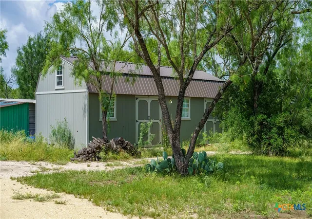 Homes for sale in Vanderpool, TX | 1231 B&R Rd, Vanderpool, TX 78885 | MLS# 584357