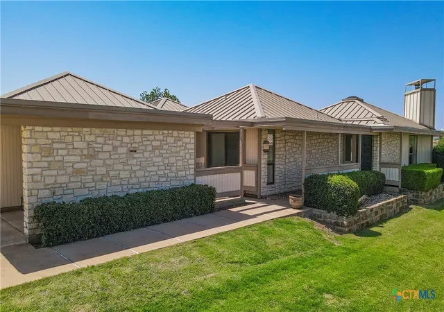 Photo 3 of Townhouse for sale at 1406 Broken Hills Dr #14, Marble Falls, TX 78657 | MLS# 583955 | Listing updated on 2026-05-18