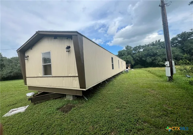 Photo 3 of Manufactured home for sale at 408 Debbie St, Victoria, TX 77905 | MLS# 584913 | Listing updated on 2026-06-25