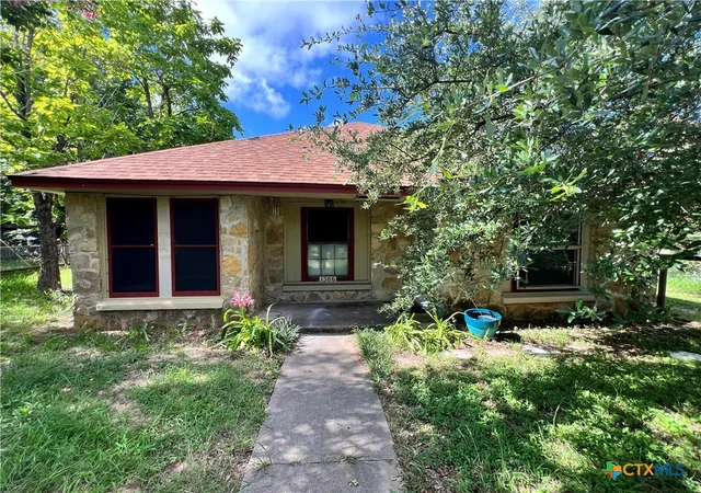 Homes for sale in Gatesville, TX | 1506 Golf Course Rd, Gatesville, TX 76528 | MLS# 584789