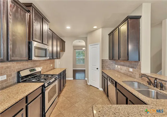 Photo 3 of Single family home for sale at 267 Oak Crk Way, New Braunfels, TX 78130 | MLS# 581810 | Listing updated on 2025-10-25