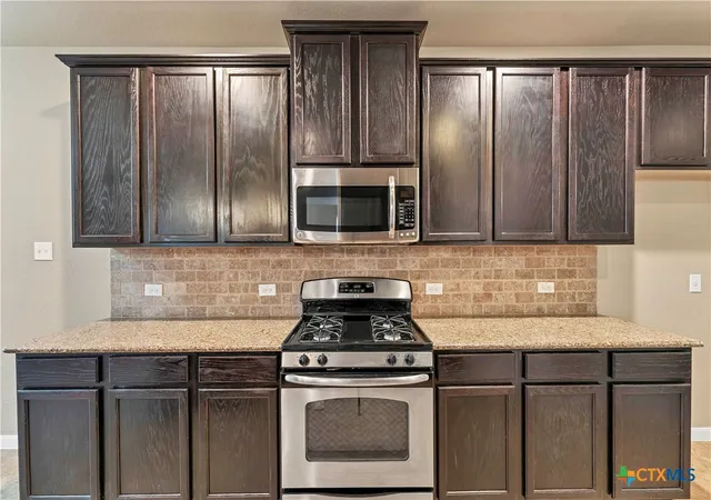 Photo 4 of Single family home for sale at 267 Oak Crk Way, New Braunfels, TX 78130 | MLS# 581810 | Listing updated on 2025-10-25