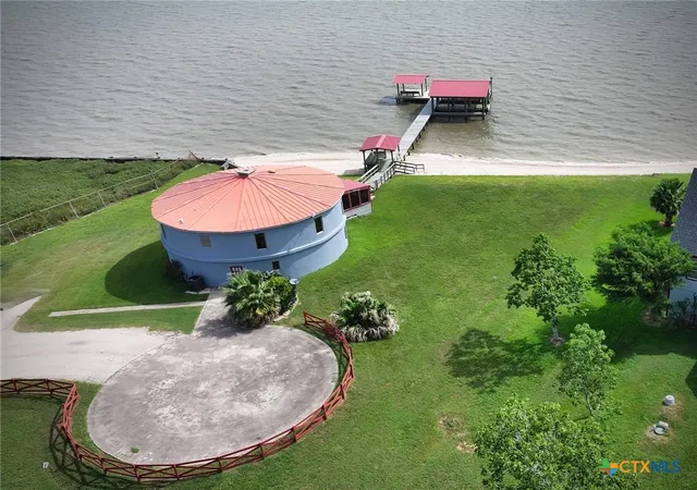 Photo 3 of Single family home for sale at 430 N Blackburn Ave, Port Lavaca, TX 77979 | MLS# 585341 | Listing updated on 2026-04-17