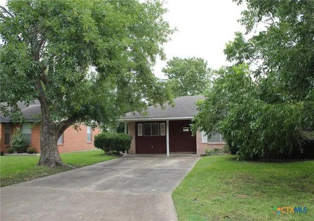 2nd image of 1610 Bexar Ave, Victoria, TX 77901 | MLS# 585783