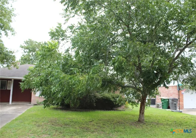3rd image of 1610 Bexar Ave, Victoria, TX 77901 | MLS# 585783
