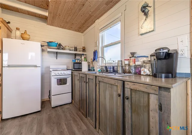 3rd image of 758 Margie Tewmey Rd, Port Lavaca, TX 77979 | MLS# 585389