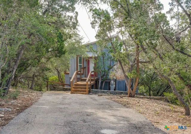 Photo 3 of Single family home for sale at 238 Ledgeview Dr, Canyon Lake, TX 78133 | MLS# 586034 | Listing updated on 2026-07-06