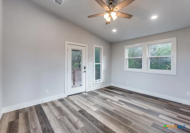 Photo 4 of Single family home for sale at 238 Ledgeview Dr, Canyon Lake, TX 78133 | MLS# 586034 | Listing updated on 2026-07-06